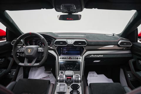 2024 Lamborghini Urus Performante interior