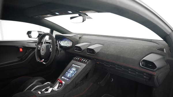 2021 LAMBORGHINI HURACAN STO interior