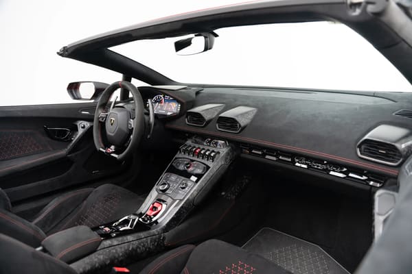 2019 LAMBORGHINI HURACAN PERFORMANTE SPYDER WITH WARRANTY AND SERVICE CONTRACT interior