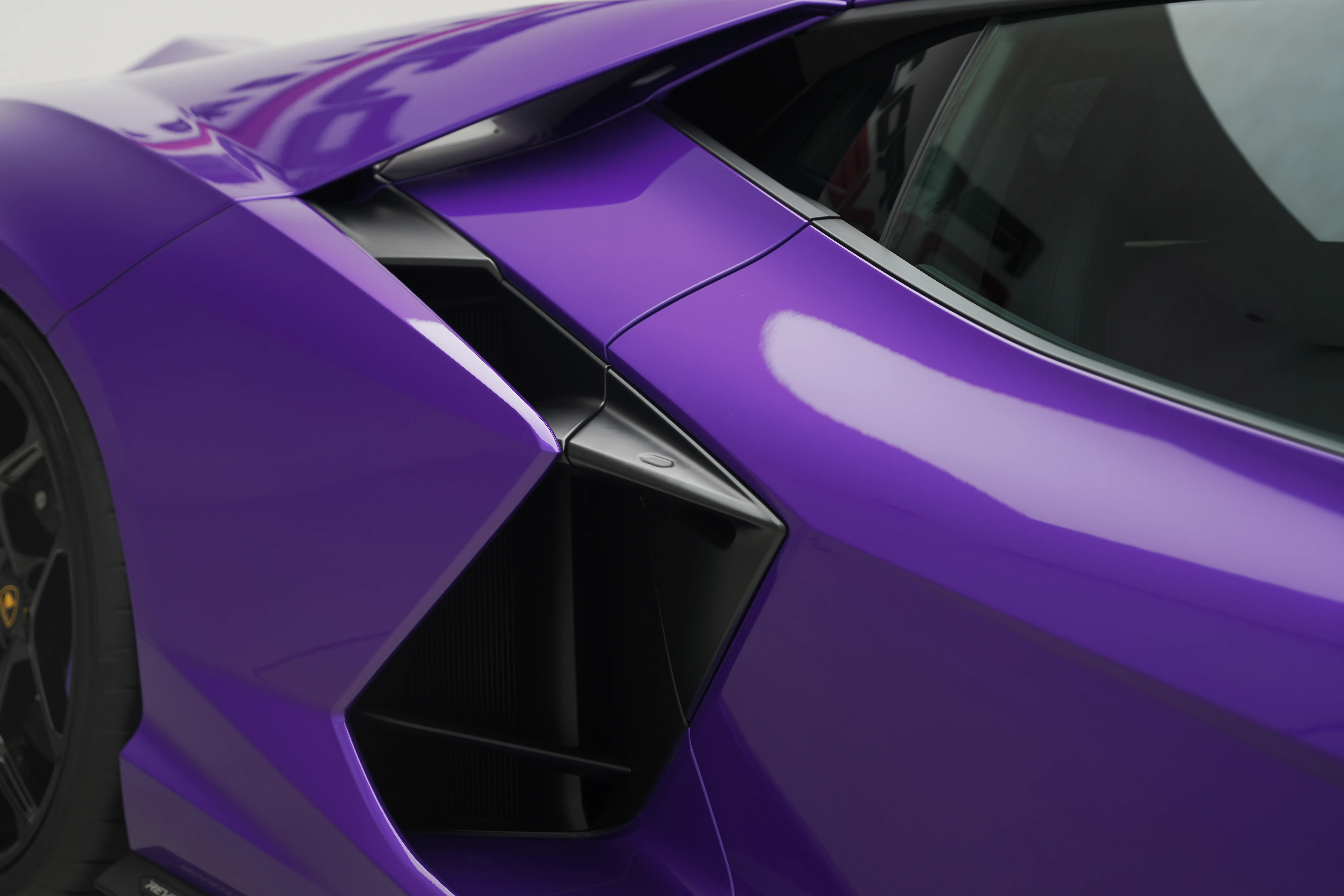2025 Lamborghini Revuelto