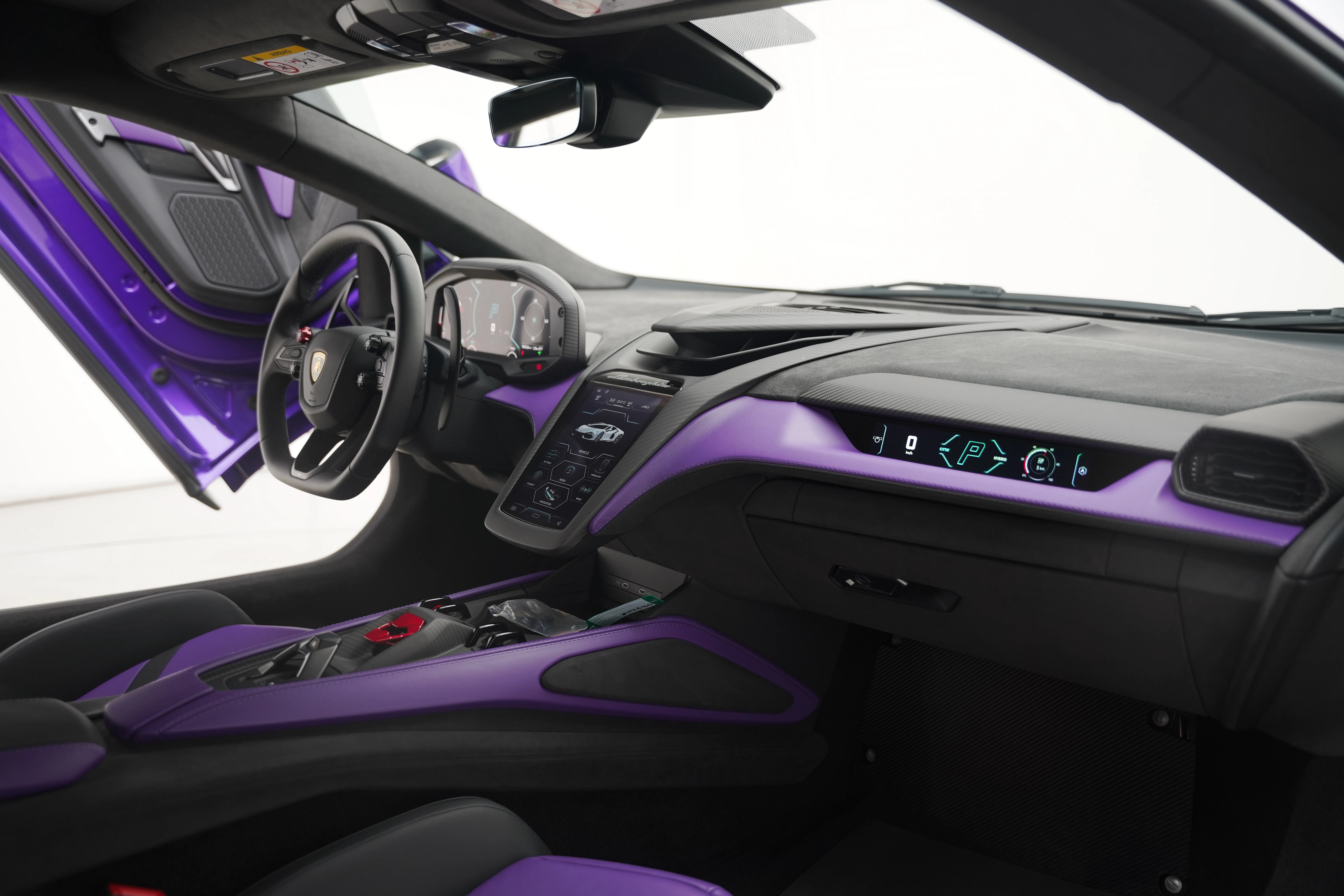 2025 Lamborghini Revuelto